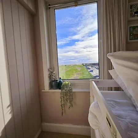 Seaview 2 Bedroom Apartment Littlehampton Exterior photo