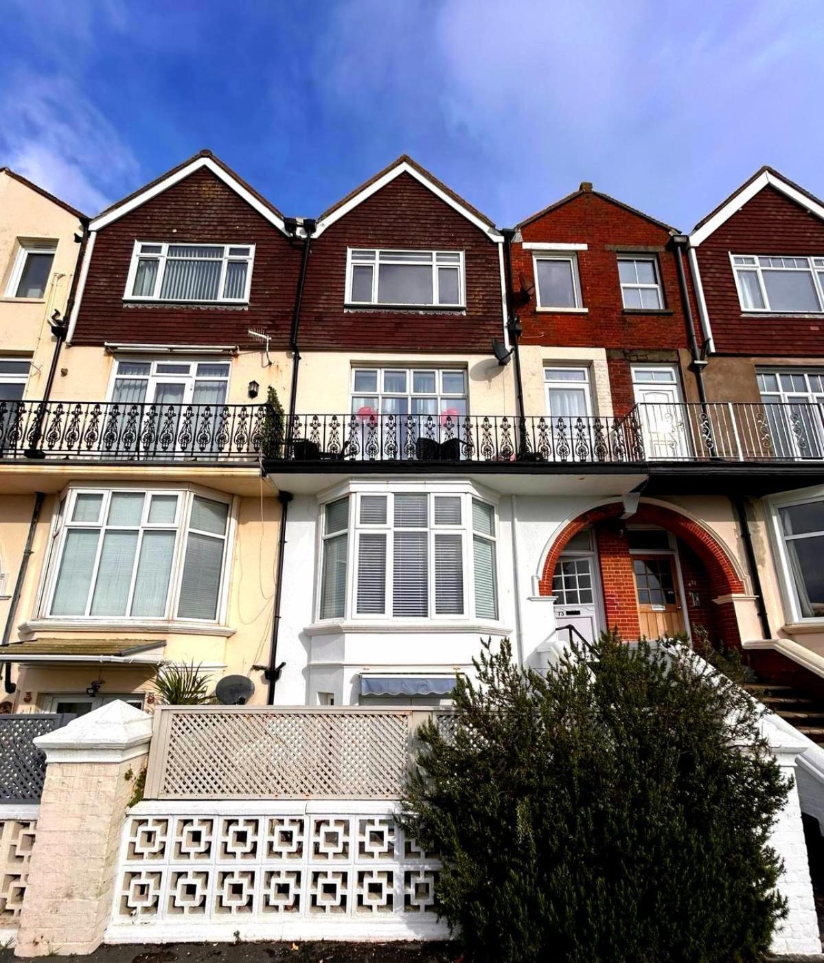 Apartment Seaview 2 Bedroom *